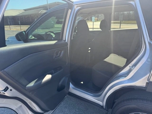 2025 Nissan Rogue - Image 11 of 21
