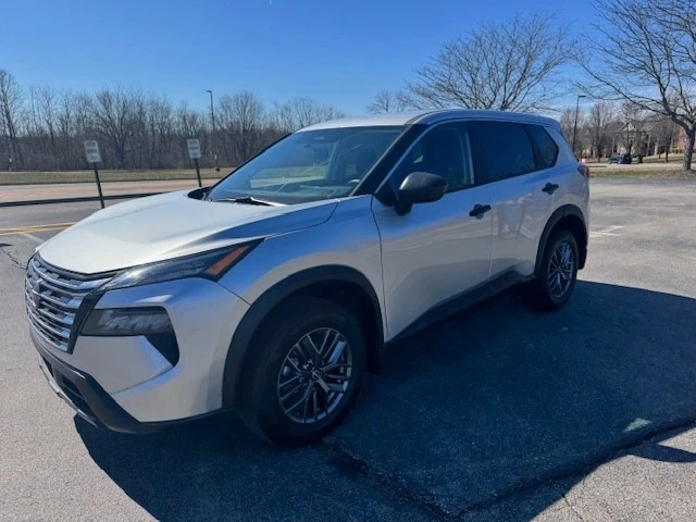 2025 Nissan Rogue - Image 6 of 21