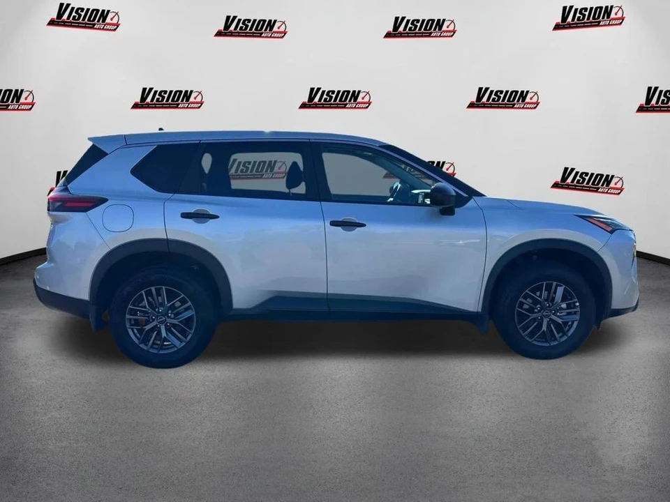 2025 Nissan Rogue - Image 4 of 12