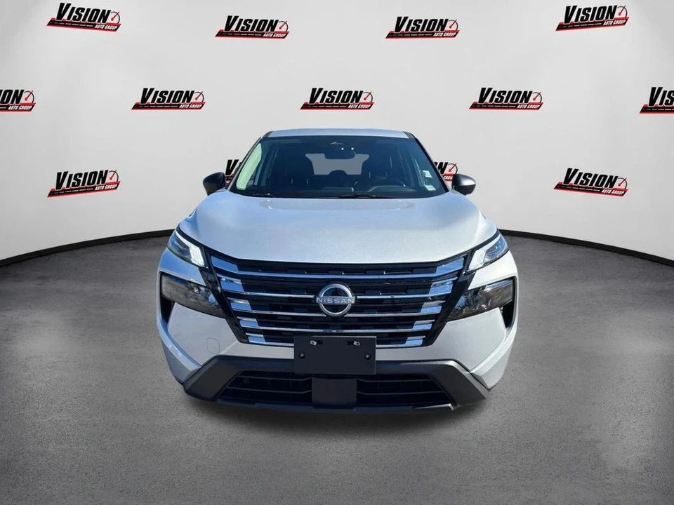 2025 Nissan Rogue - Image 2 of 12