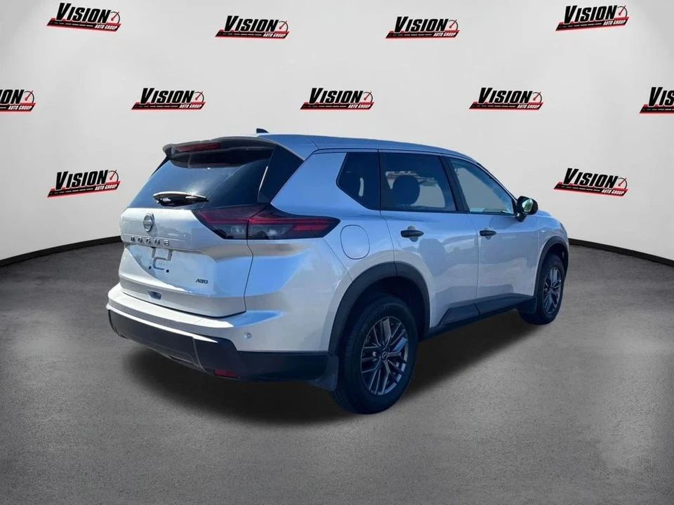 2025 Nissan Rogue - Image 5 of 12