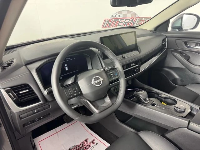 2025 Nissan Rogue - Image 10 of 21