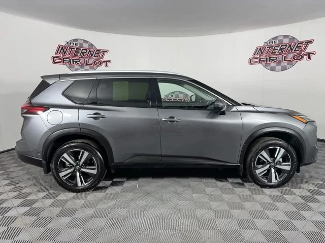 2025 Nissan Rogue - Image 8 of 12