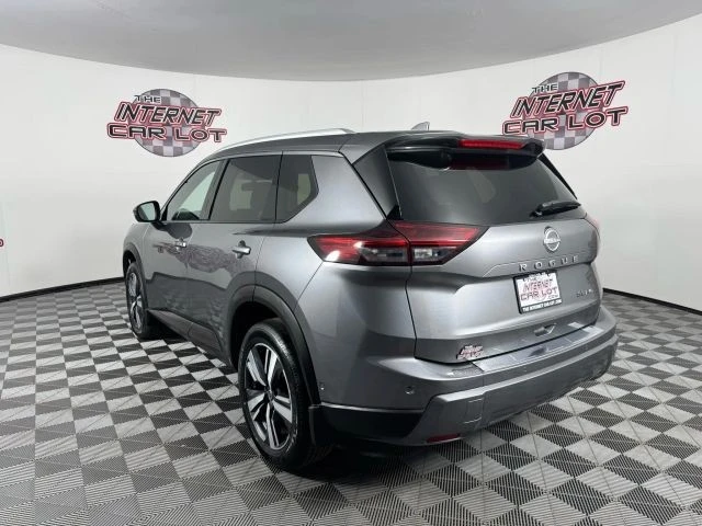 2025 Nissan Rogue - Image 5 of 12