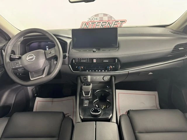 2025 Nissan Rogue - Image 11 of 12