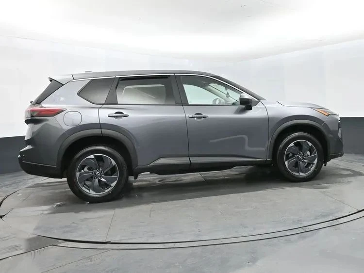 2025 Nissan Rogue - Image 4 of 12