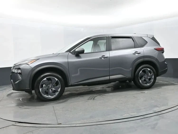 2025 Nissan Rogue - Image 5 of 12