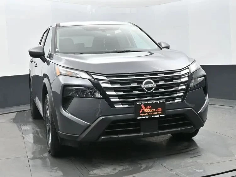 2025 Nissan Rogue - Image 3 of 12