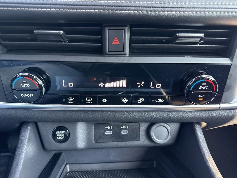 2025 Nissan Rogue - Image 19 of 21