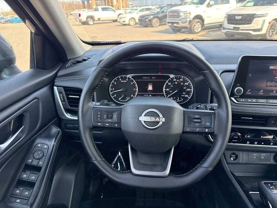 2025 Nissan Rogue - Image 14 of 21