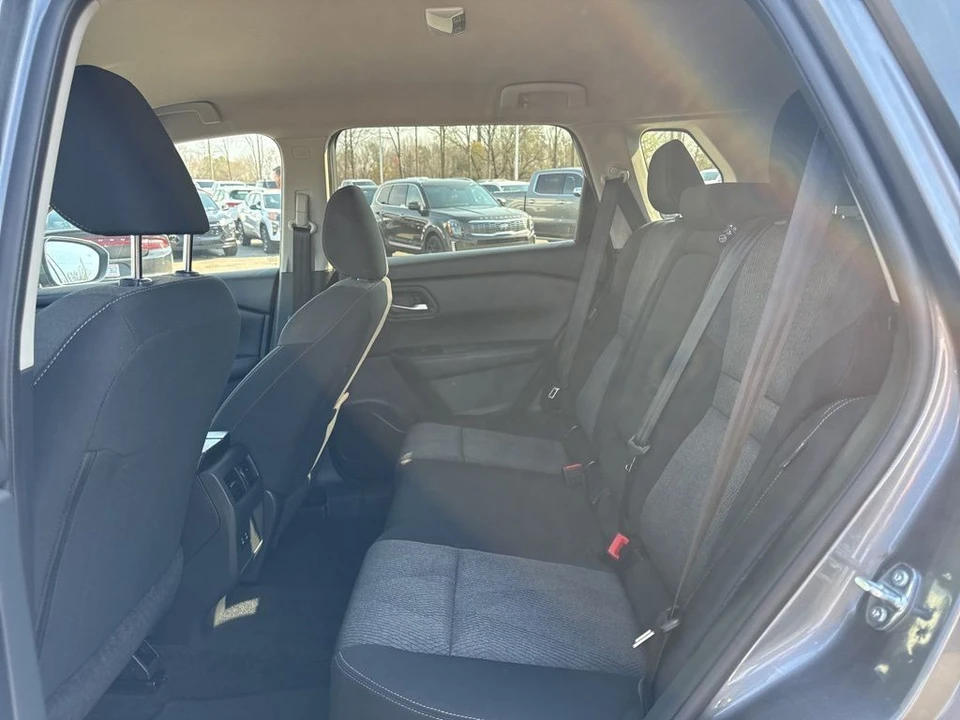 2025 Nissan Rogue - Image 11 of 21
