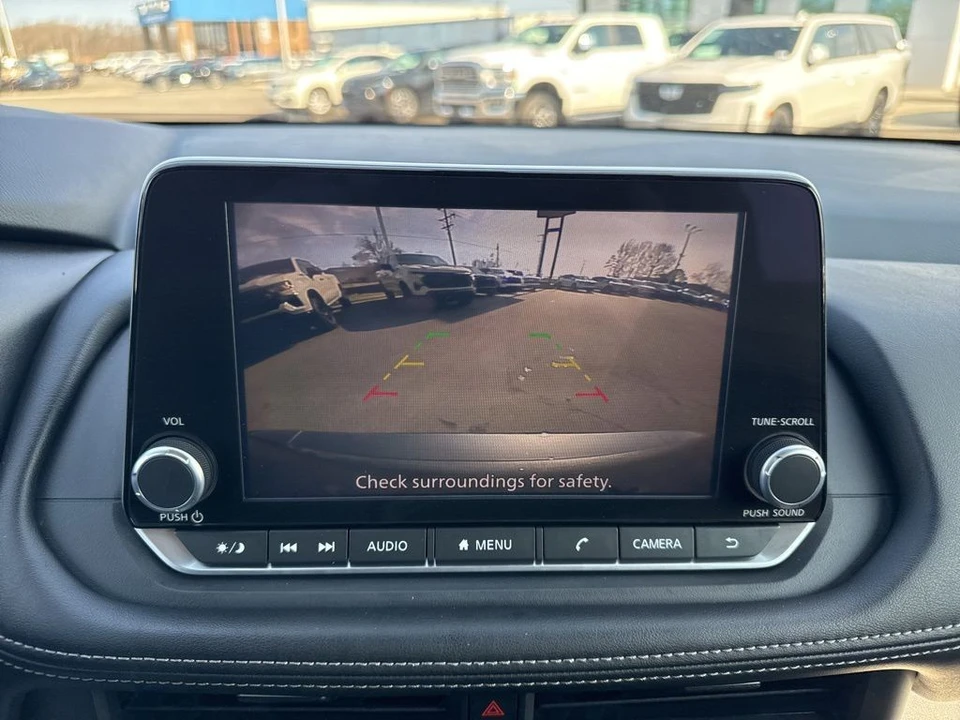 2025 Nissan Rogue - Image 20 of 21
