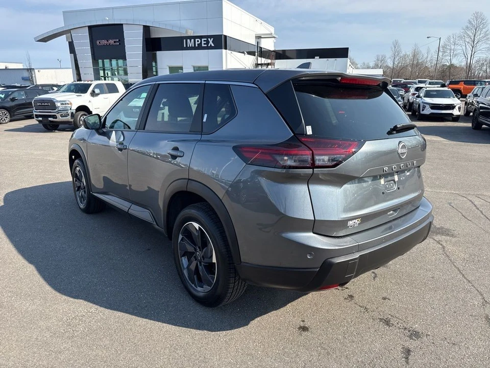 2025 Nissan Rogue - Image 3 of 21