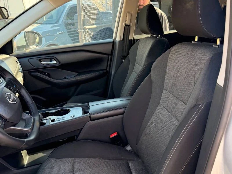2025 Nissan Rogue - Image 6 of 8