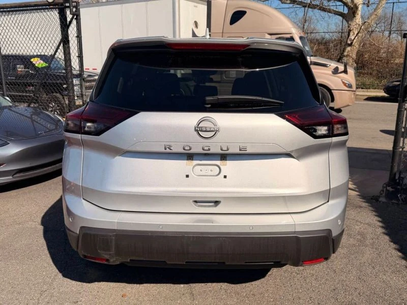 2025 Nissan Rogue - Image 4 of 8