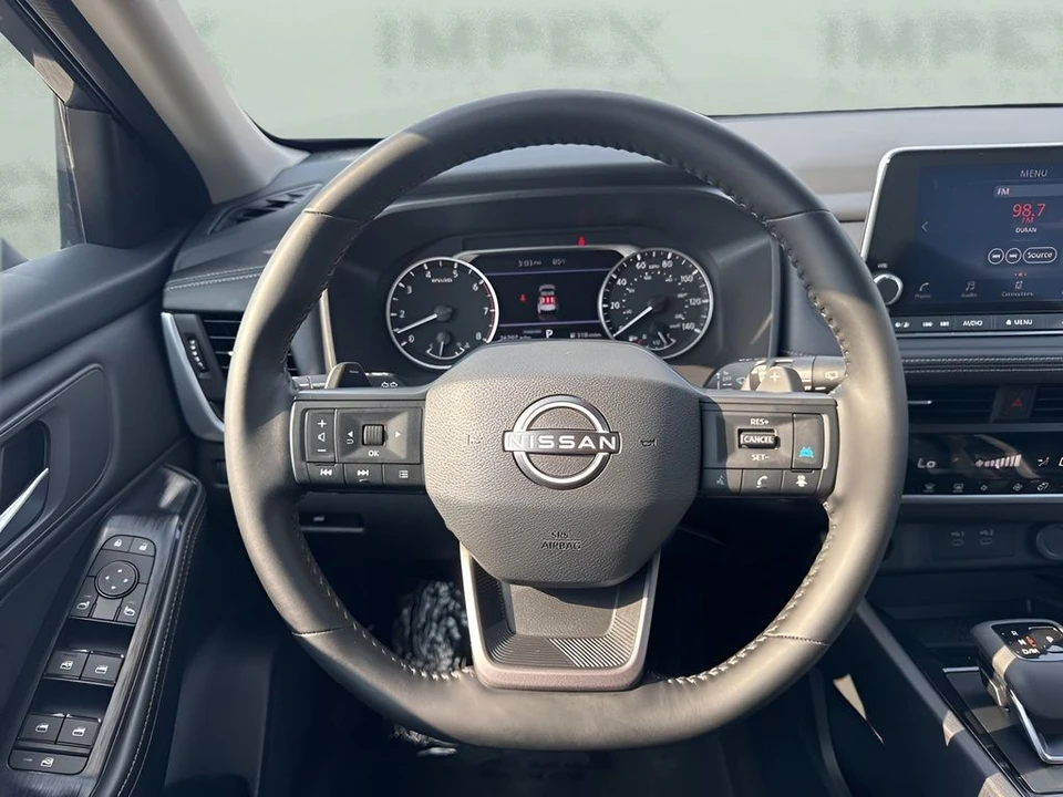 2025 Nissan Rogue - Image 13 of 21
