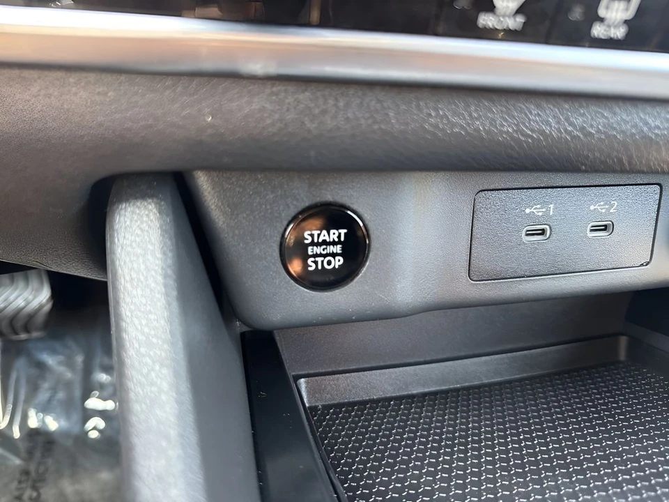 2025 Nissan Rogue - Image 20 of 21