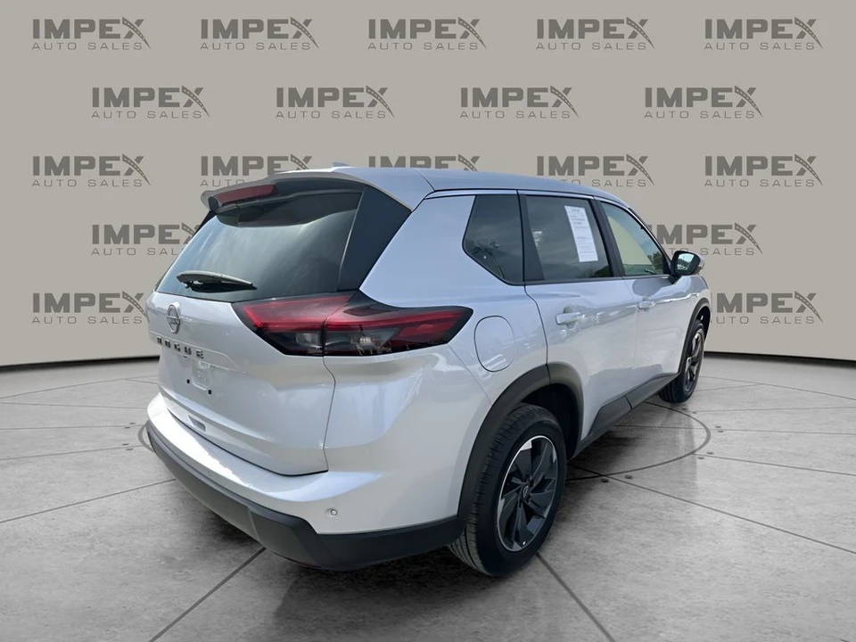 2025 Nissan Rogue - Image 5 of 21