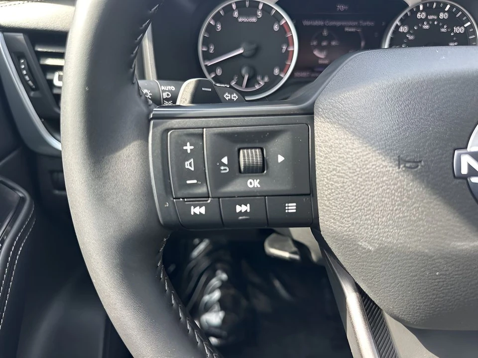 2025 Nissan Rogue - Image 14 of 21