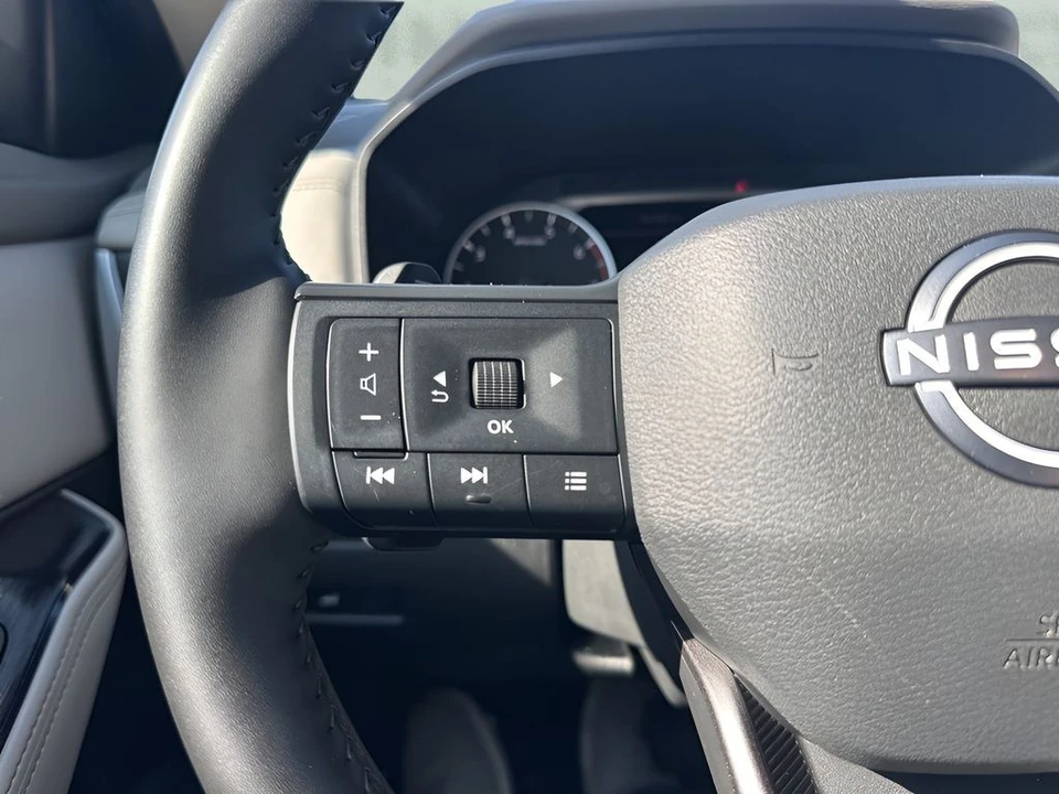2025 Nissan Rogue - Image 13 of 21