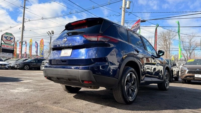 2025 Nissan Rogue - Image 9 of 12