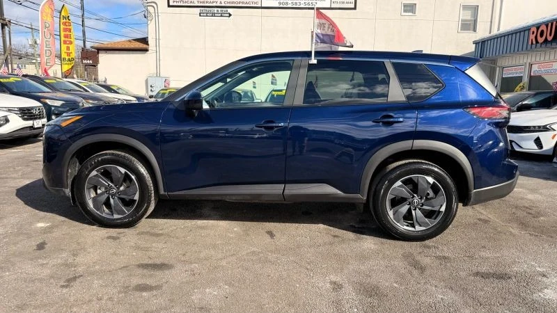 2025 Nissan Rogue - Image 10 of 12