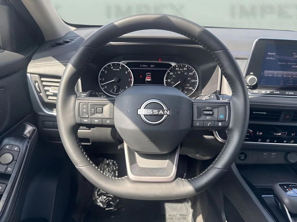 2025 Nissan Rogue - Image 13 of 21