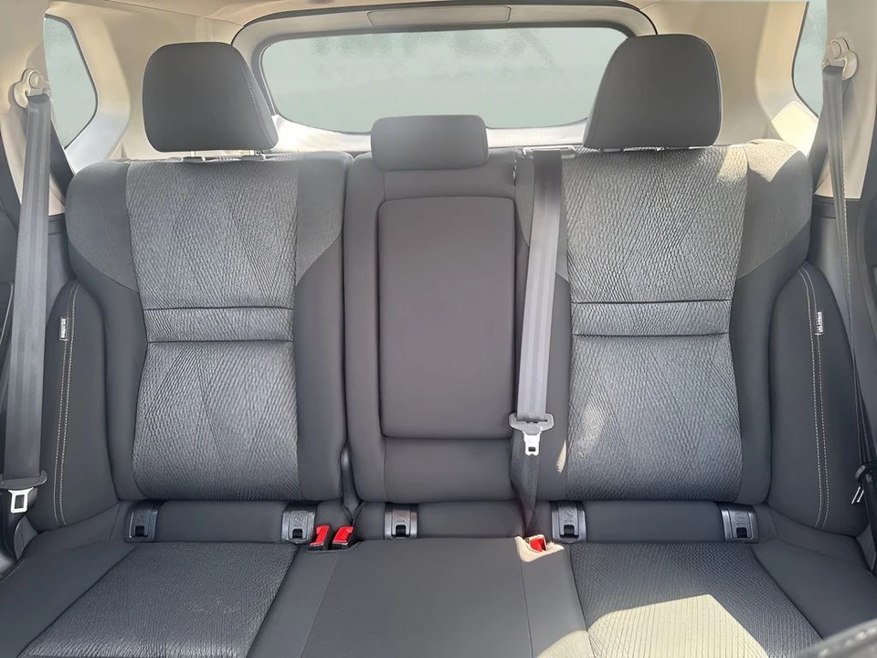 2025 Nissan Rogue - Image 11 of 21