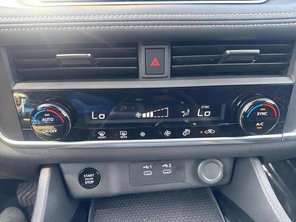 2025 Nissan Rogue - Image 18 of 21