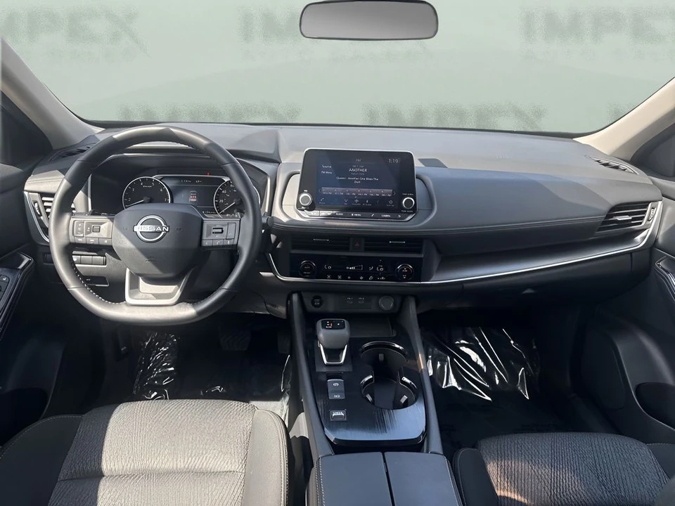2025 Nissan Rogue - Image 12 of 21