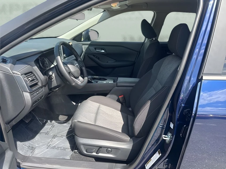 2025 Nissan Rogue - Image 9 of 21