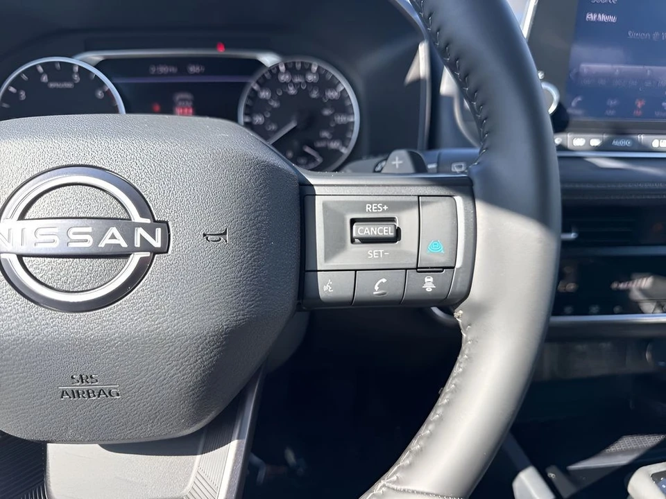 2025 Nissan Rogue - Image 15 of 21