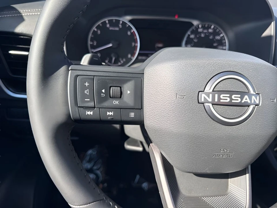 2025 Nissan Rogue - Image 14 of 21
