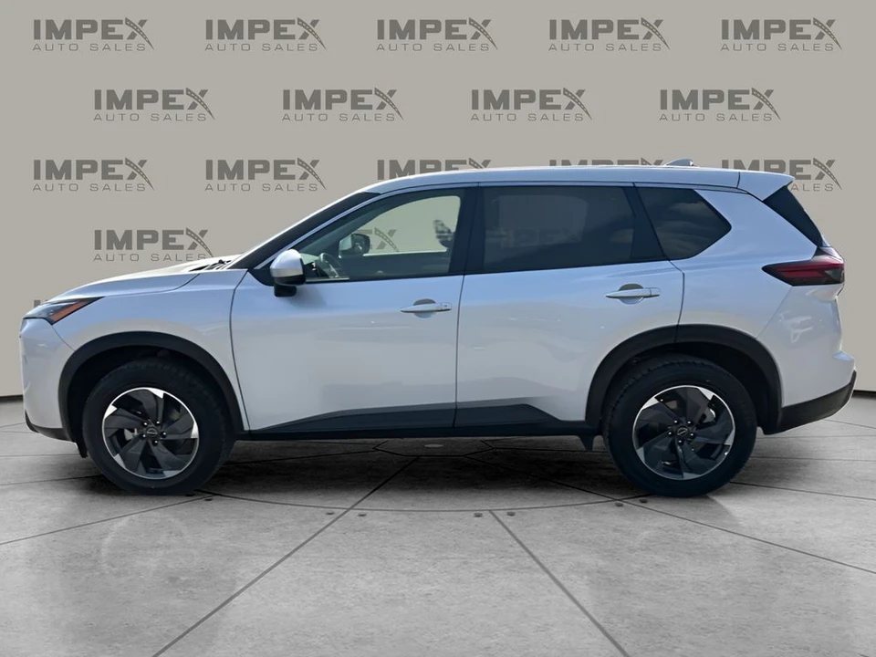 2025 Nissan Rogue - Image 2 of 21