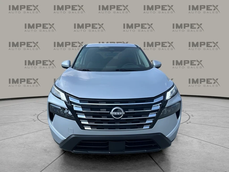 2025 Nissan Rogue - Image 8 of 21
