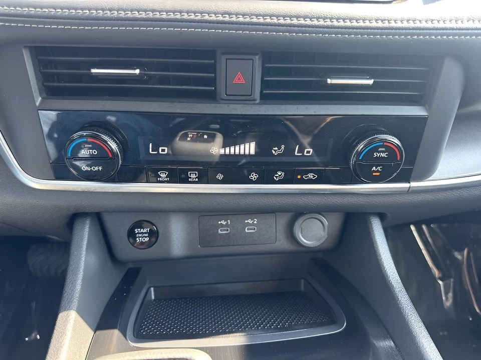 2025 Nissan Rogue - Image 19 of 21