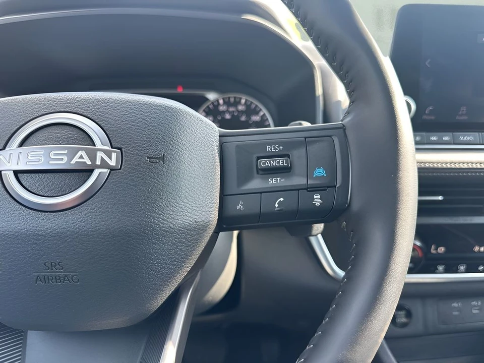 2025 Nissan Rogue - Image 15 of 21