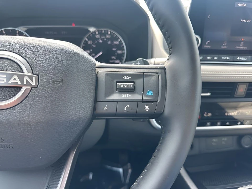 2025 Nissan Rogue - Image 15 of 21