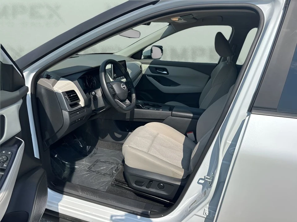 2025 Nissan Rogue - Image 9 of 21