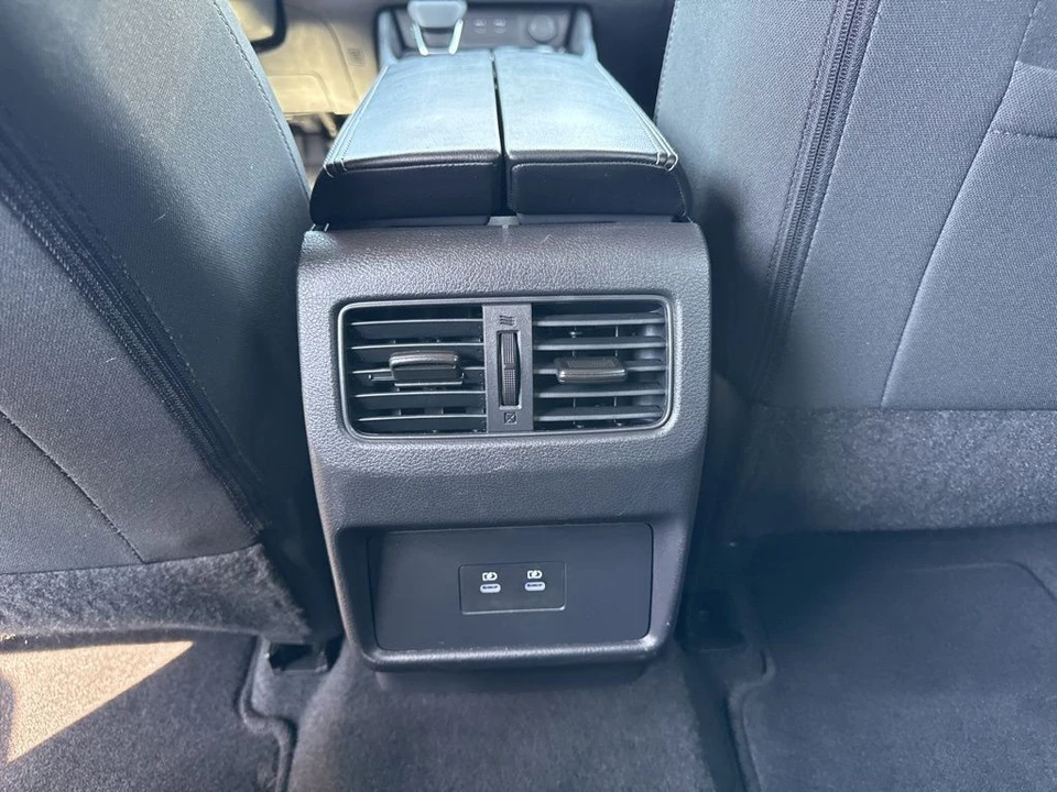 2025 Nissan Rogue - Image 12 of 21