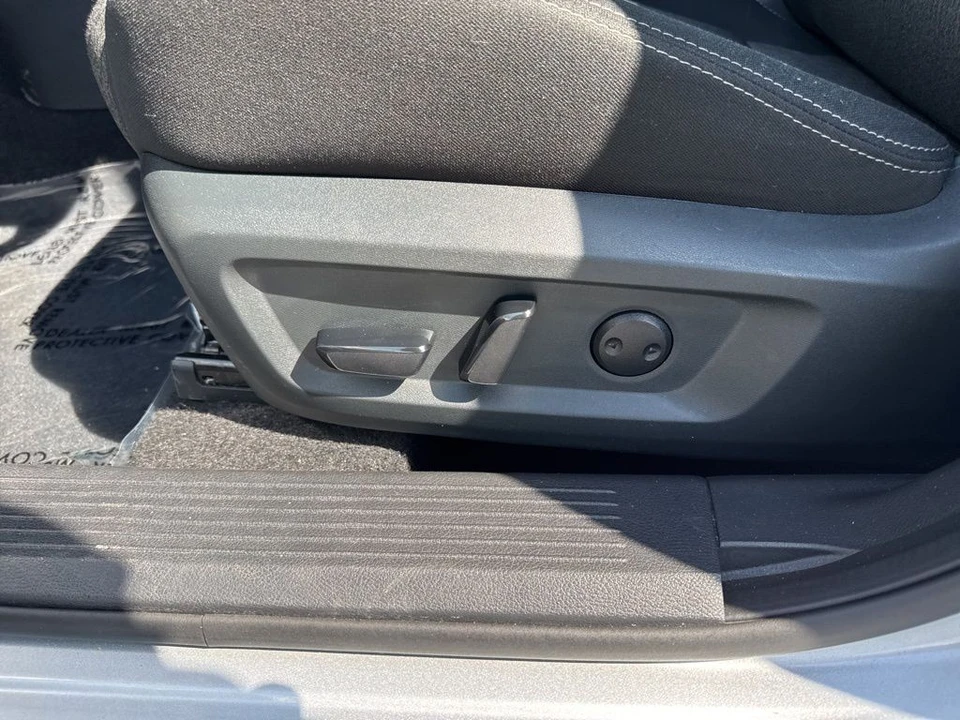 2025 Nissan Rogue - Image 10 of 21