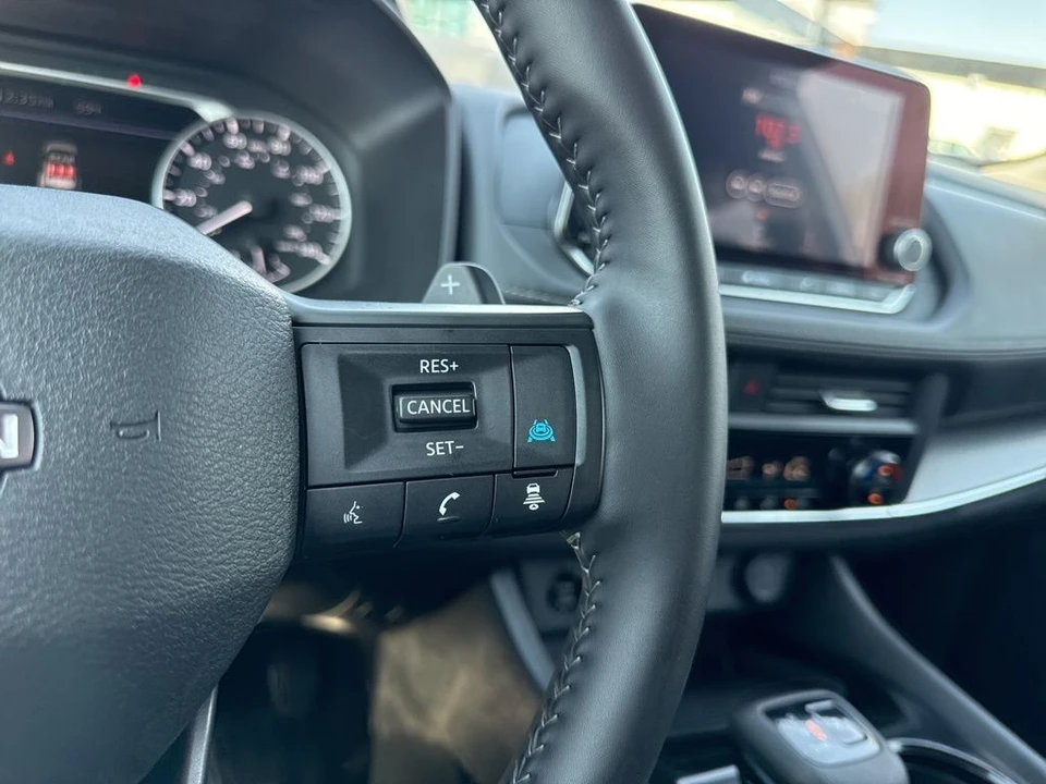 2025 Nissan Rogue - Image 16 of 21