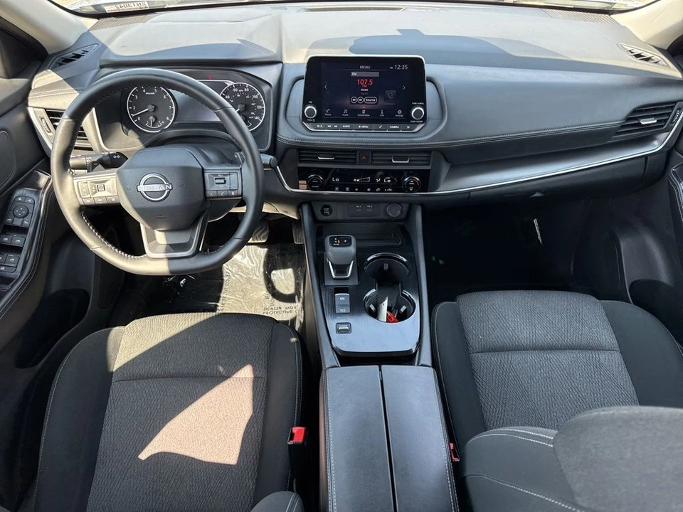 2025 Nissan Rogue - Image 13 of 21