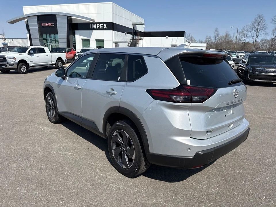 2025 Nissan Rogue - Image 3 of 21
