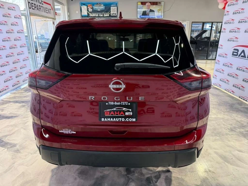 2025 Nissan Rogue - Image 8 of 21