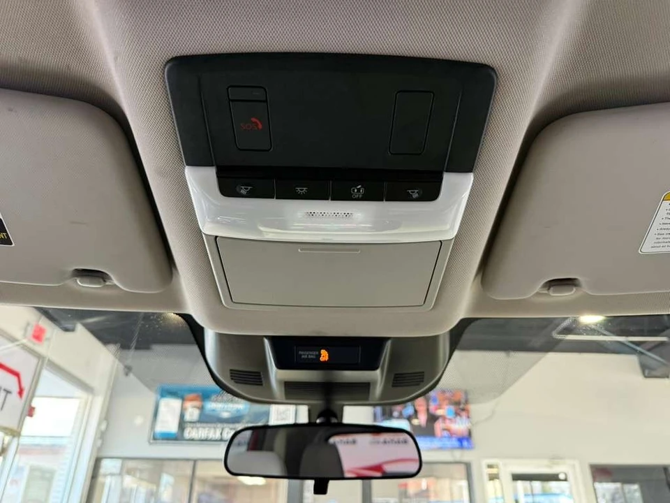 2025 Nissan Rogue - Image 18 of 21