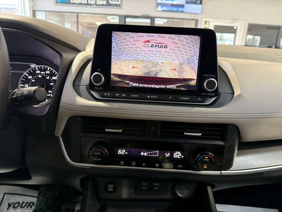 2025 Nissan Rogue - Image 16 of 21