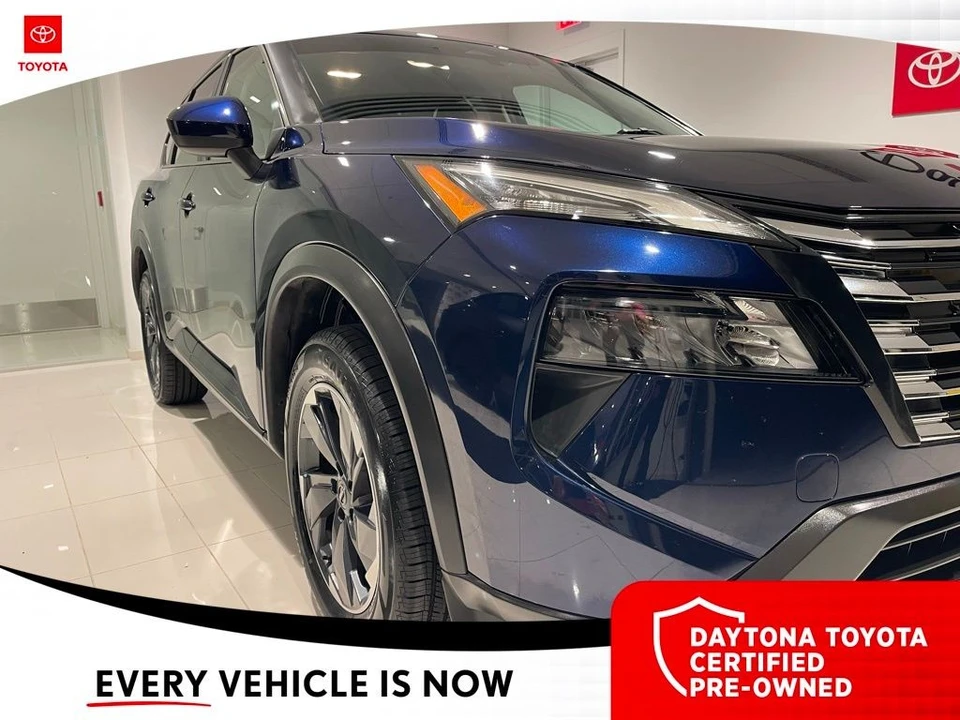2025 Nissan Rogue - Image 2 of 12