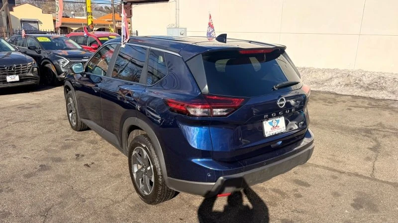 2025 Nissan Rogue - Image 5 of 12