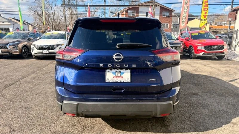 2025 Nissan Rogue - Image 6 of 12